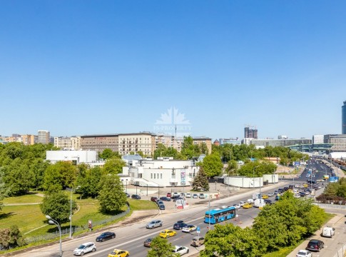 Олимпийский  проспект, 10